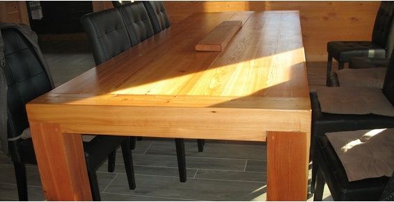 table mélèze intérieure